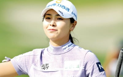 흔들림 없는 이가영, 두번의 '연장 혈투' 웨지로 끝냈다